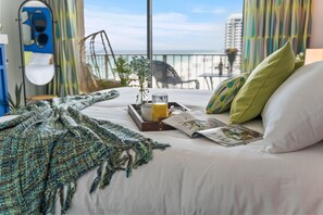 3 bedrooms, WiFi, bed sheets - Beachfront/Heated Pool & Chairs/2 King Beds (Panama City Beach)