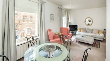 Classic Apartment | Living area | TV