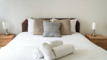 Classic Apartment | 2 bedrooms, iron/ironing board, free WiFi