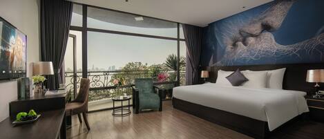 Executive Suite, Lake View