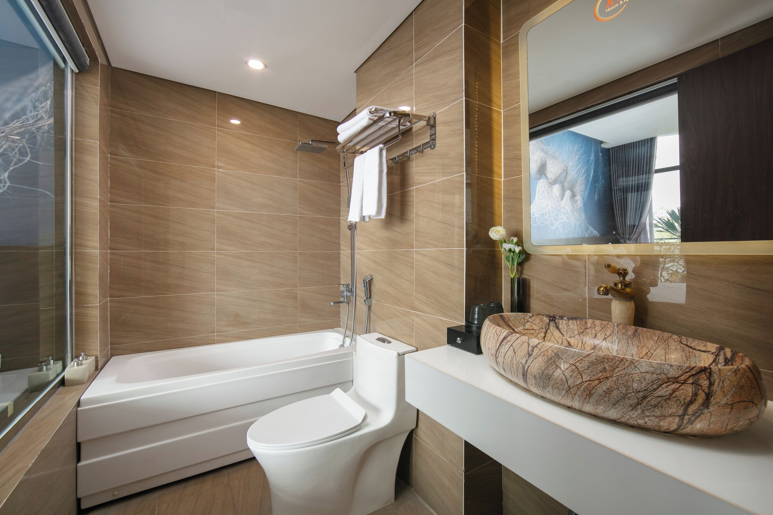 Photo - Westlake Pearl Suites & Spa 70 Xuan Dieu - By Pegasy Group