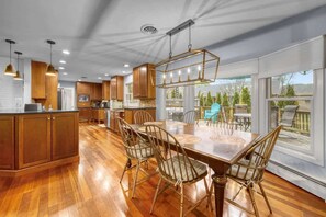 Dining - Twilight Ridge | Ranch Home Near Downtown South Haven, Lake, Kids' Corner (South Haven)