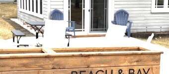 Newly Renovated 3 bedroom cottage in Rondeau steps to the beach or bay waters