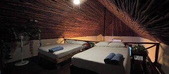 Treehouse Loft in Prime Location