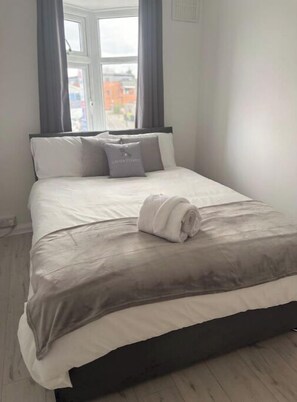 2 bedrooms, iron/ironing board, WiFi, bed sheets - Cozy&comfortable 2bed apartment (Croydon)