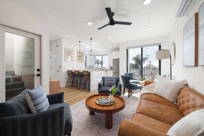 TV, offices - Walk to the Beach & Pier! | Ocean View Roof Deck (Oceanside)