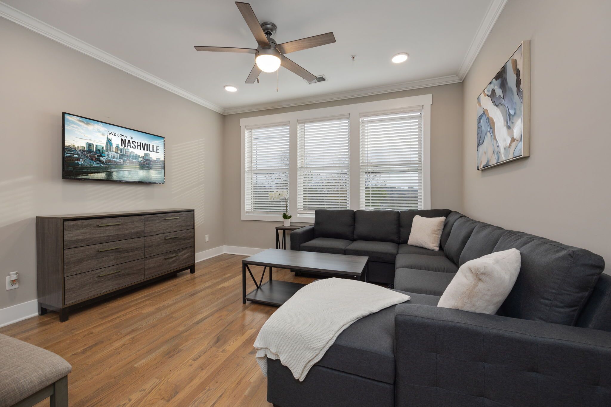 Téléviseur, bureau