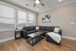 TV, offices - Festive Nashville 2BR • Sleeps 6 • Near Broadway (Nashville)