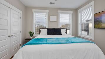 2 bedrooms, iron/ironing board, WiFi, bed sheets