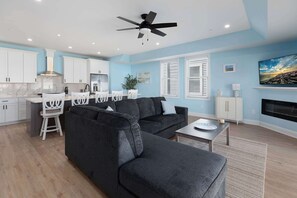 Televisie en een open haard