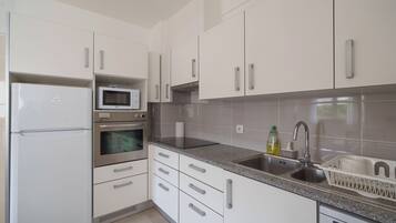 Microwave, stovetop, dishwasher