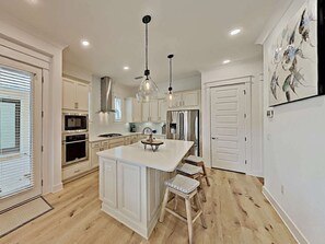 Fridge, microwave, oven, stovetop - Casa Del Mar – Stylish 30A Retreat in Prominence (Walton County)