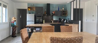 3-bedroom house + pool in southern Ardèche in the heart of vineyards, near rivers