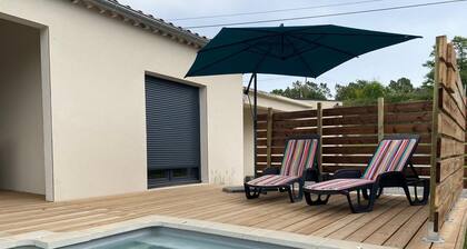 3-bedroom house + pool in southern Ardèche in the heart of vineyards, near rivers