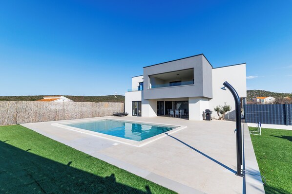 Outdoor pool, pool umbrellas, sun loungers - Luxury Villa Podversie with pool (Debeljak)