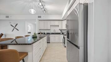 Coffee/tea maker, fridge, microwave, oven