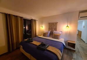 4 bedrooms, iron/ironing board, free WiFi, bed sheets