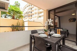 Outdoor dining - Castle Harbour 36 - Two Bed (Los Cristianos)