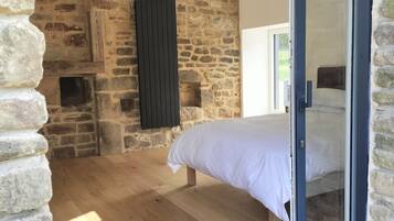 Egyptian cotton sheets, premium bedding, pillow-top beds, in-room safe