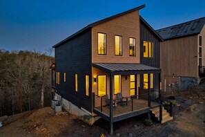 Exterior - Modern Luxury・Pool, Hot Tub & Near Water Parks! (Sevierville)