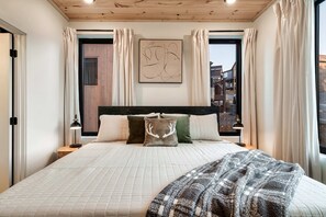 5 dormitoris, planxa i posts de planxar, wifi i roba de llit 