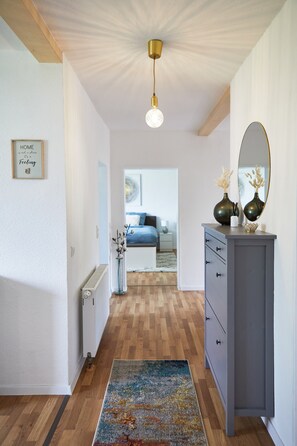 Interior - Work from Home 2BR, FREE Parking, Netflix,Near BASF (Ludwigshafen am Rhein)