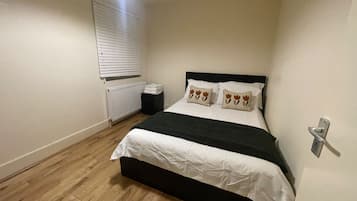 Apartment | 2 bedrooms, iron/ironing board, free WiFi, bed sheets