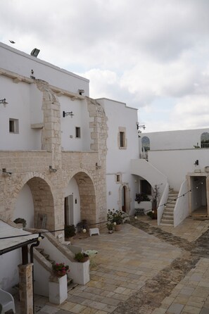 واجهة المنشأة