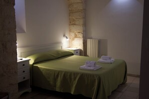 أسرّة قابلة للطي وواي فاي �مجانًا وملاءات أسرّة