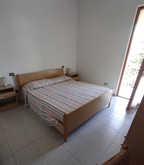 3 bedrooms, iron/ironing board - Vacation apartment in La Caletta, just a few minutes from the beach (La Caletta)