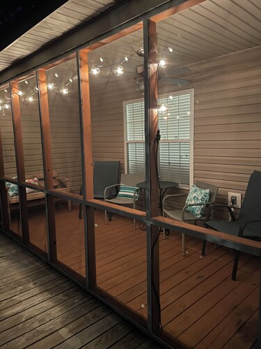 Cozy Quiet Private Home in Established Neighborhood Close to Base & Beach!