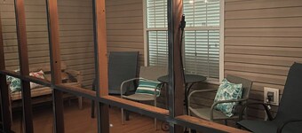 Cozy Quiet Private Home in Established Neighborhood Close to Base & Beach!