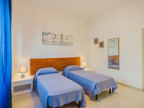 2 bedrooms, travel crib, free WiFi, bed sheets