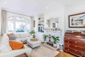 Apartment | Living area