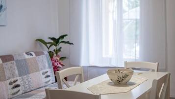 Apartment, 1 Schlafzimmer, Terrasse | Esszimmer