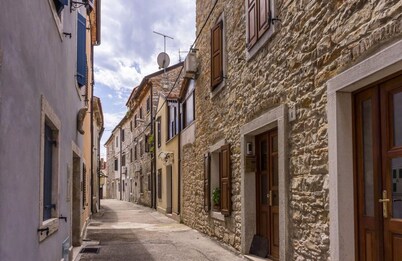 Comfortable Apartment in Umag With Parking Space