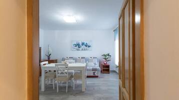 Apartemen, 1 kamar tidur, patio | Ruang makan