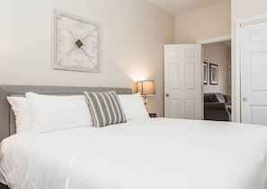 6 bedrooms, desk, iron/ironing board, travel cot