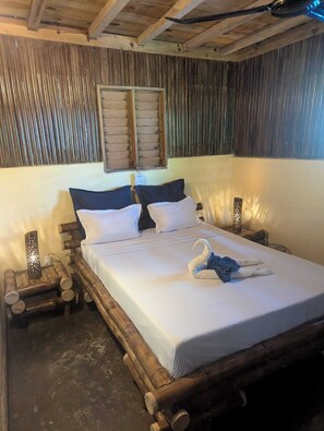 2 bedrooms, WiFi, bed sheets - Charming little house with private pool near Hell-Ville, Aeroport, Lokobe. (hell ville)