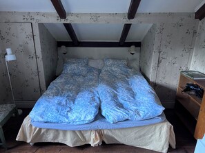 3 bedrooms, WiFi, bed sheets