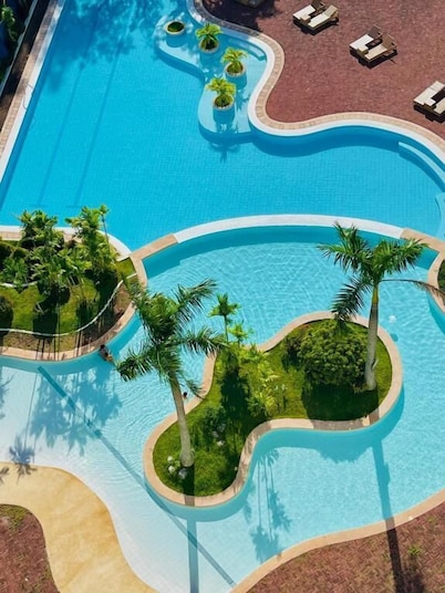 La Mirada Deluxe Suites with Oceanview