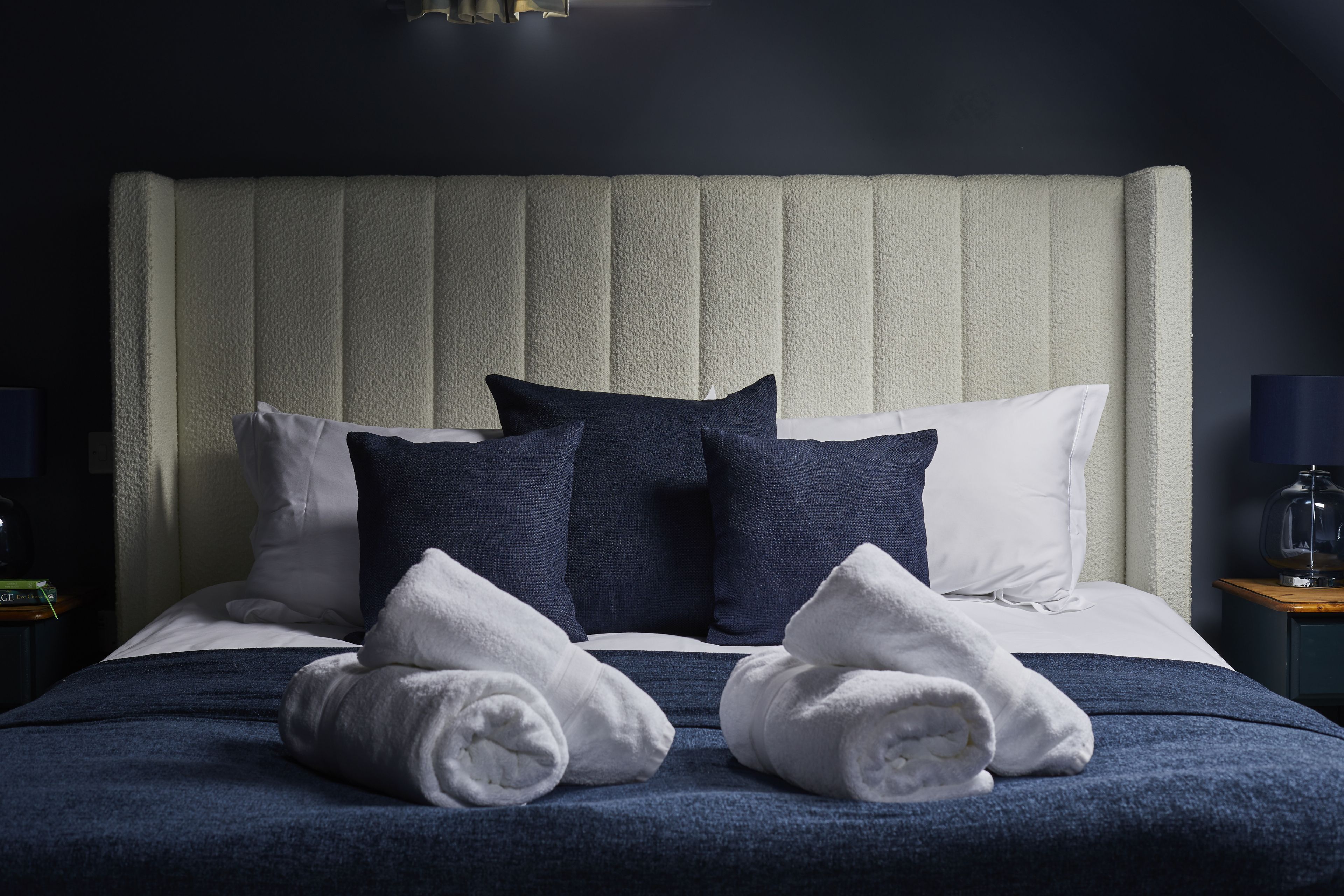 1 غرفة نوم ومكواة/لوح كي وواي فاي وملاءات أسرّة