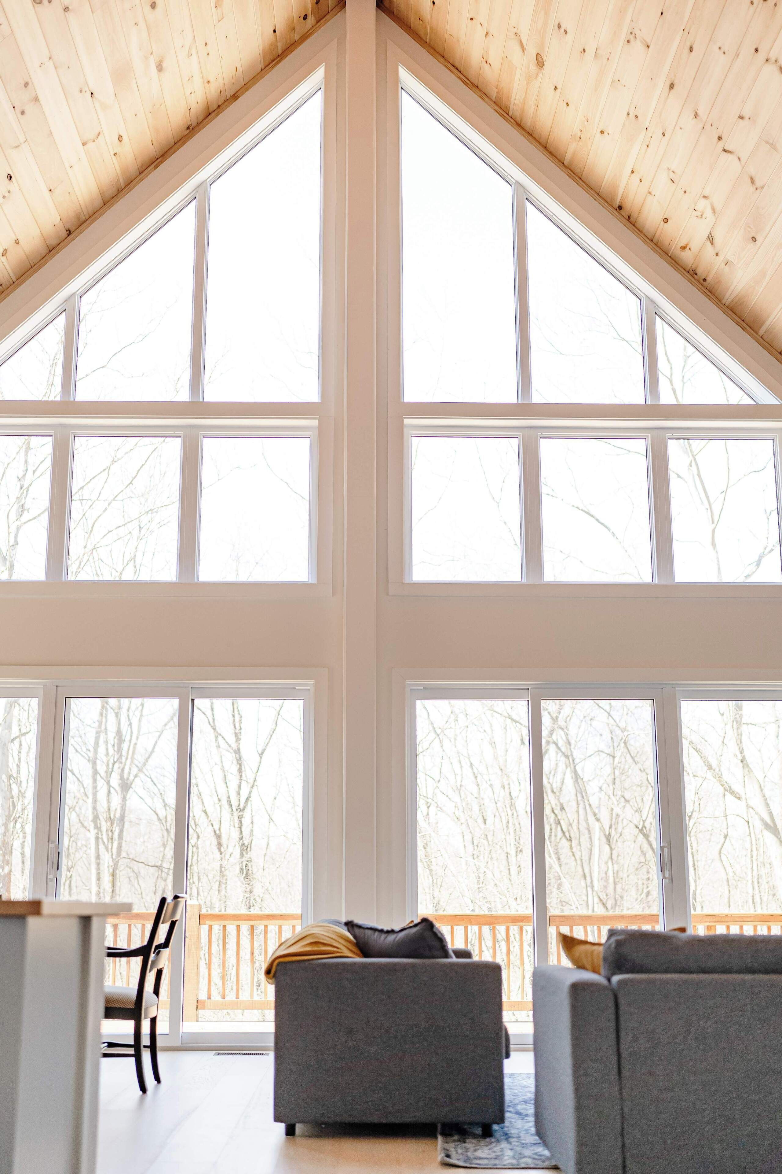 Una televisión, una oficina