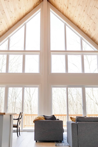 Hidden Arbor House - newly renovated retreat!