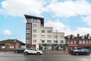 Exterior - Modern flat in North London close to tube (Greater London)