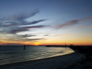 Beach nearby, sun loungers, beach towels