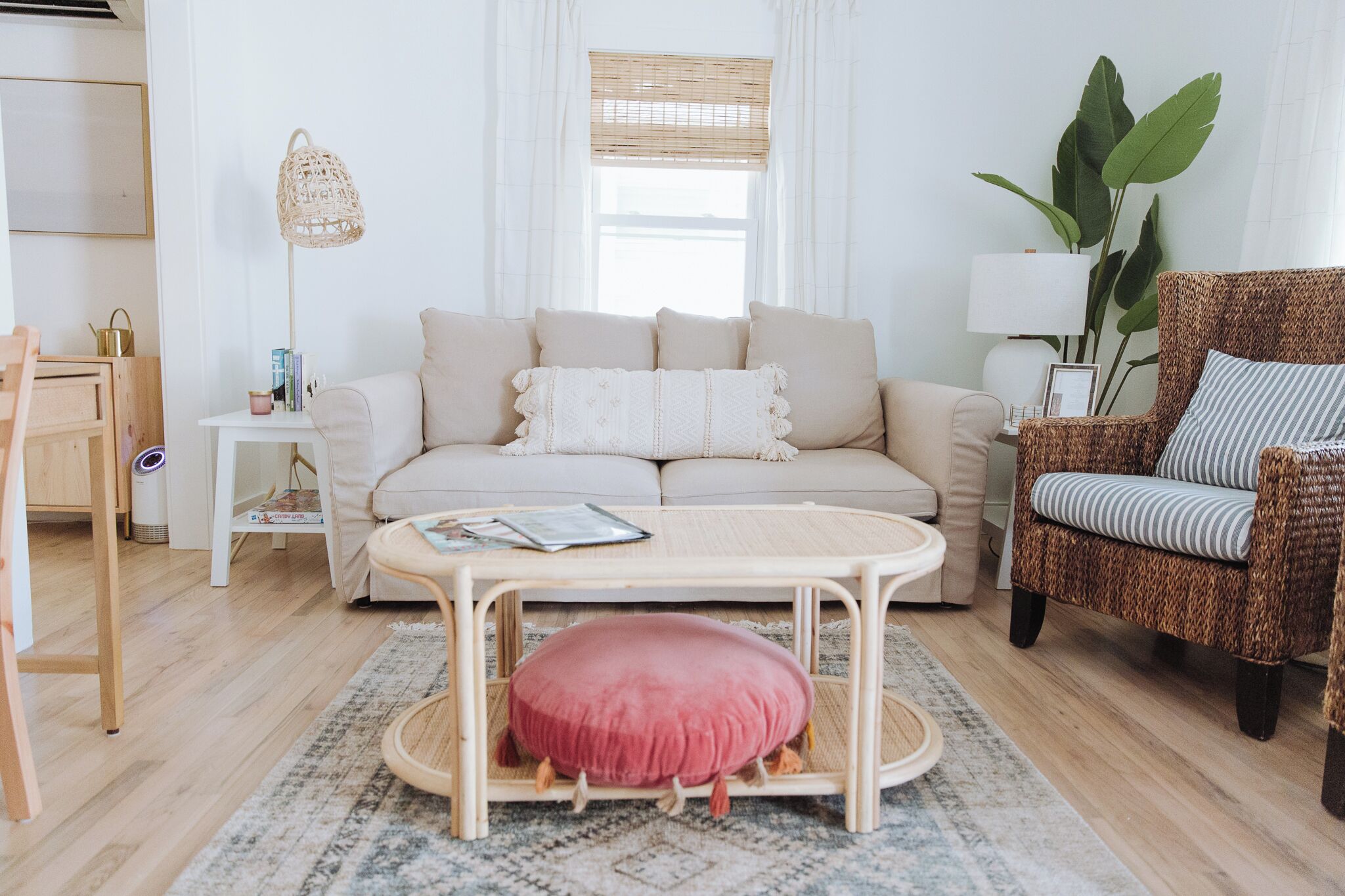 Smart TV, books, stereo