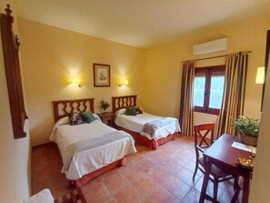 10 chambres, bureau, lit parapluie, Wi-Fi gratuit