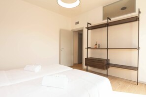 1 室のベッドルーム、デスク、WiFi、ベッドシーツ