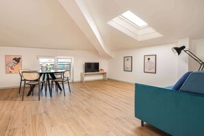 Interior - MuBra Apartments - Unit 405 (Verona)